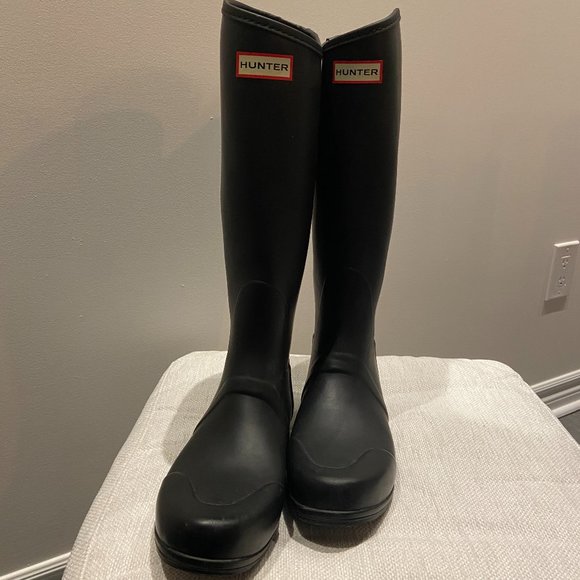 Hunter Black Women's Winter & Rain Boots - Picture 1 of 8